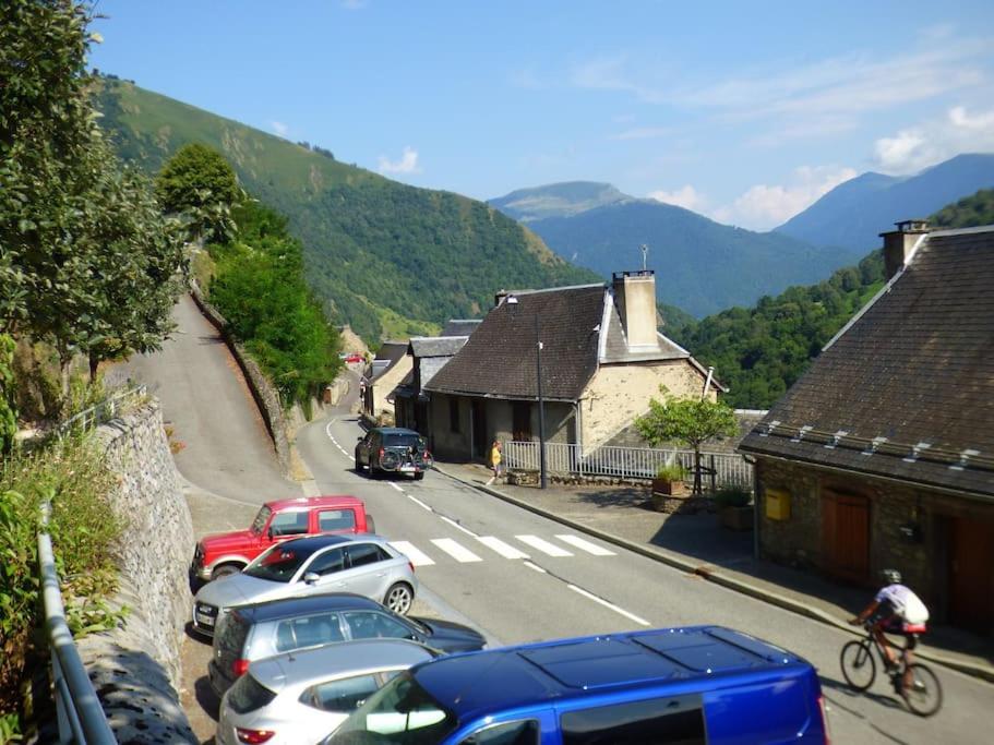 Maison Familiale Pour 8 Saint-Aventin Esterno foto