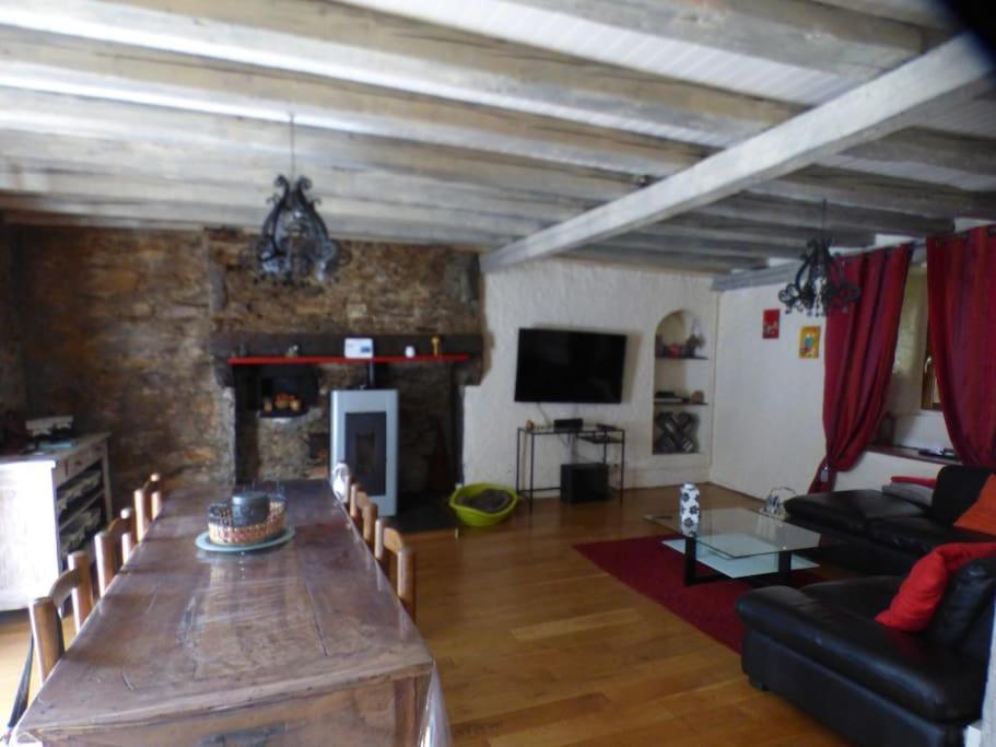 Maison Familiale Pour 8 Saint-Aventin Esterno foto