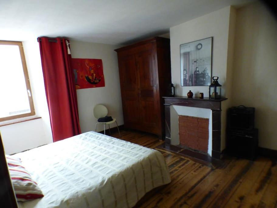 Maison Familiale Pour 8 Saint-Aventin Esterno foto