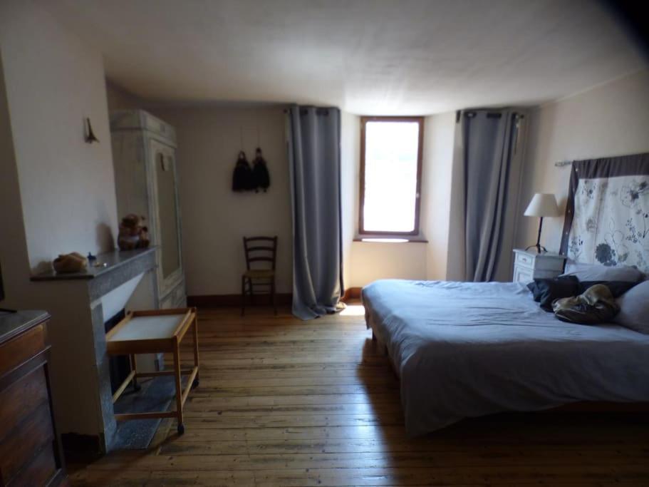 Maison Familiale Pour 8 Saint-Aventin Esterno foto
