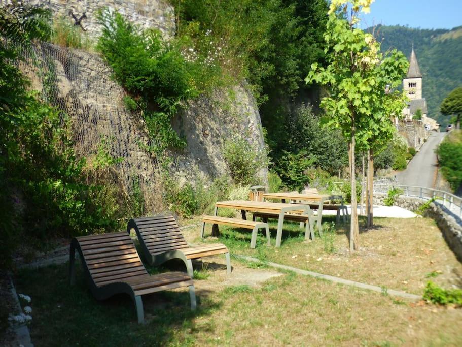 Maison Familiale Pour 8 Saint-Aventin Esterno foto